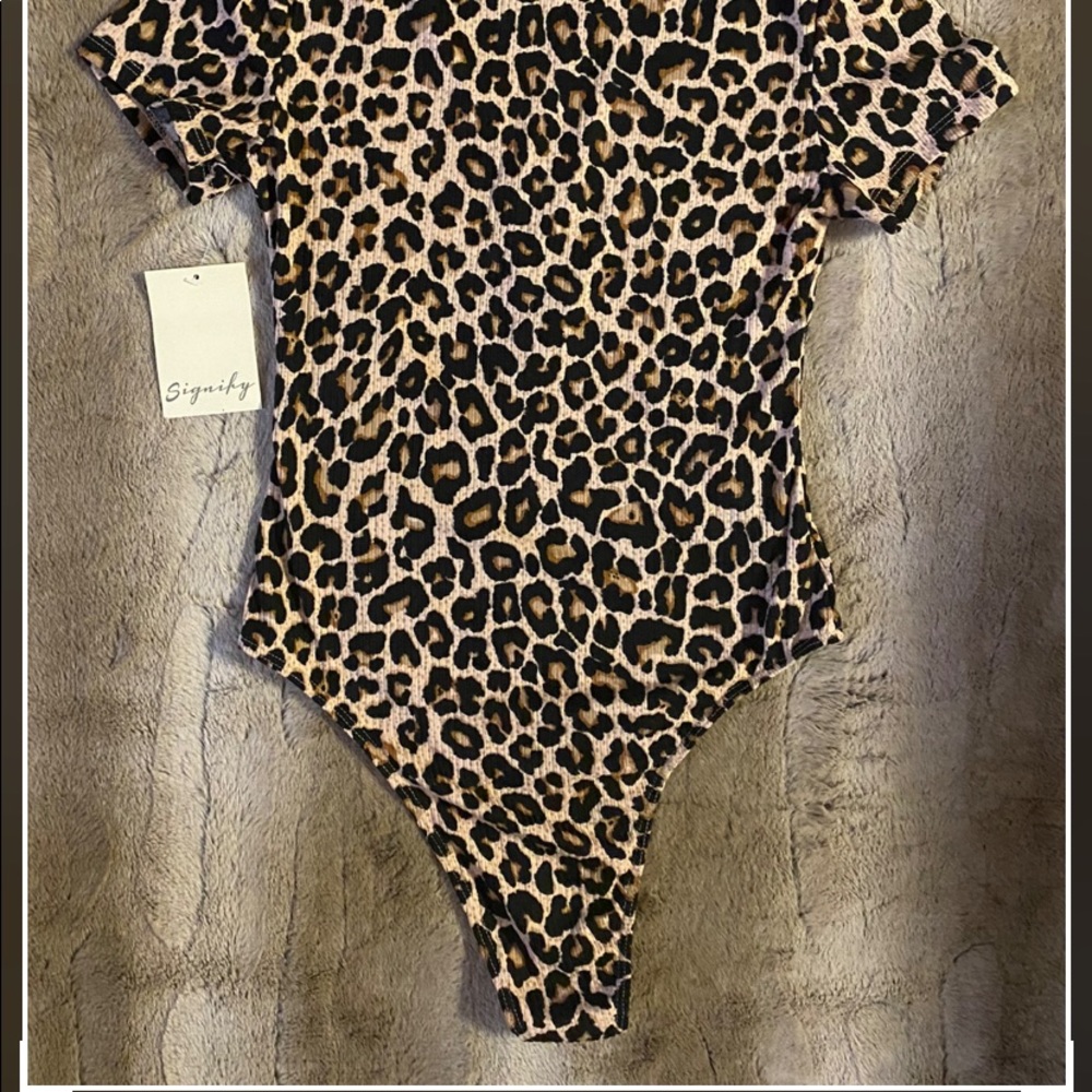 Signify -  Bodysuit - Picture 4 of 9